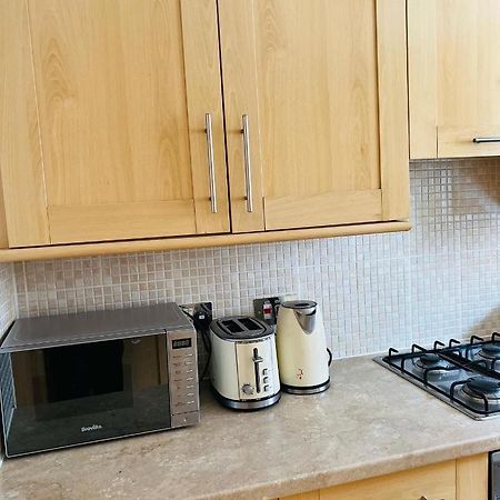 Modern 2Bed 2Bath Ground Floor Apartment エディンバラ エクステリア 写真