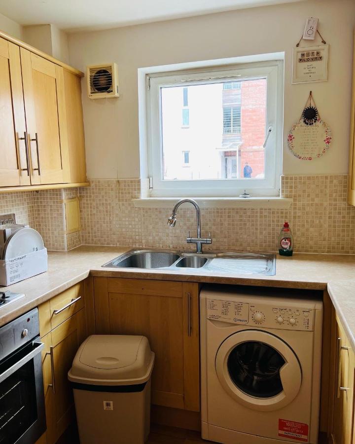 Modern 2Bed 2Bath Ground Floor Apartment エディンバラ エクステリア 写真