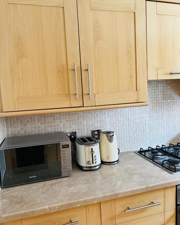 Modern 2Bed 2Bath Ground Floor Apartment エディンバラ エクステリア 写真