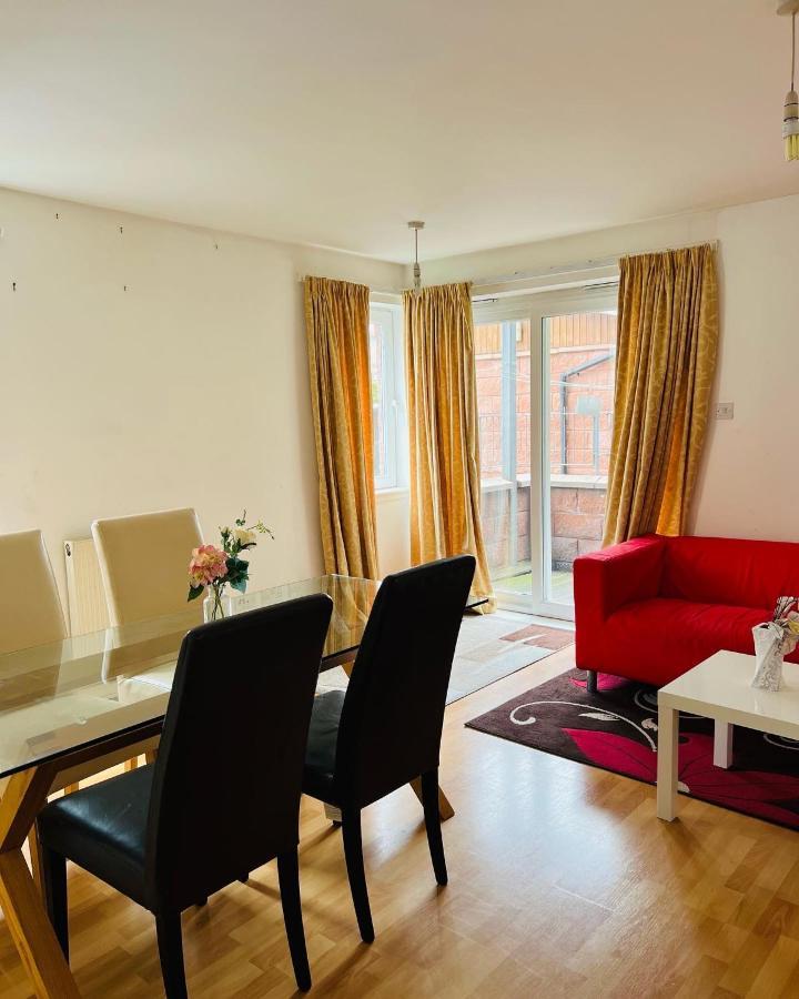 Modern 2Bed 2Bath Ground Floor Apartment エディンバラ エクステリア 写真