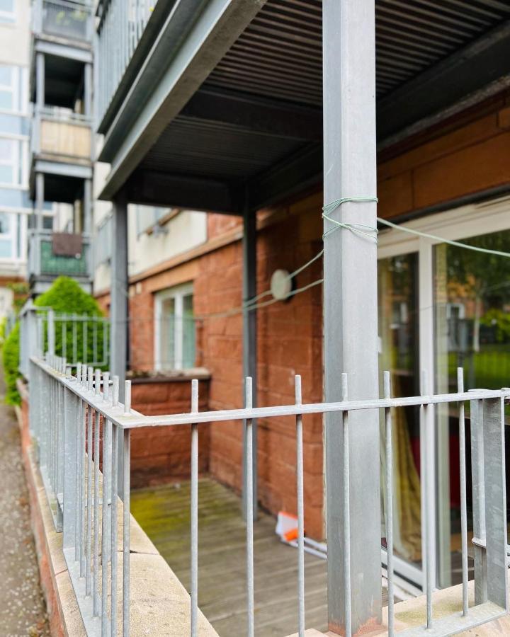 Modern 2Bed 2Bath Ground Floor Apartment エディンバラ エクステリア 写真